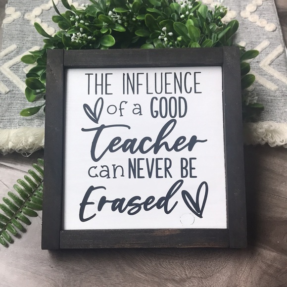 HANDMADE Teacher sign - great as a gift! 🍎